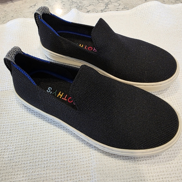 Rothy's The Kids Slip On Sneaker in the Black Size 1 EUC - Picture 3 of 15